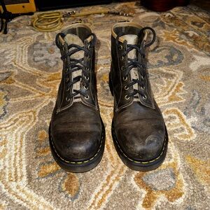 Dr. Marten’s 101 Boots - US 11